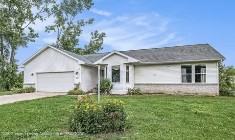6093 Anchor Cv, Dimondale, MI 48821