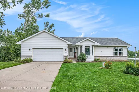 Exterior - 6093 Anchor Cv, Dimondale, MI 48821 photo 2 of 4