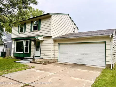 5401 Catalpa Dr, Lansing, MI 48911