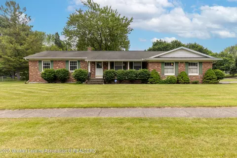 4223 Michelle Cir, Lansing, MI 48917