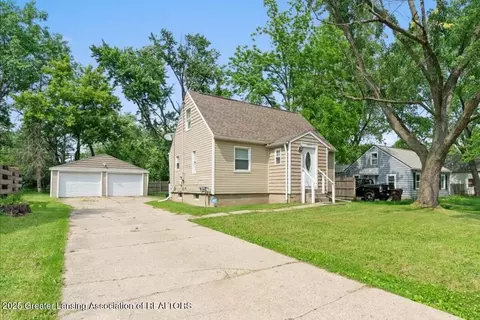 2914 W Holmes Rd, Lansing, MI 48911