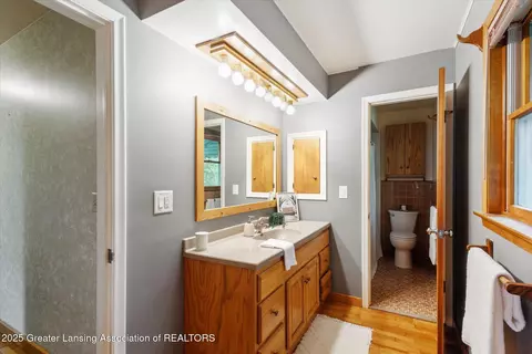 Bath - 718 Hogsback Rd, Mason, MI 48854 photo 1 of 4