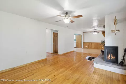 Living - 718 Hogsback Rd, Mason, MI 48854 photo 6 of 6