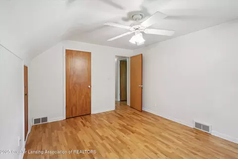 Bedroom - 718 Hogsback Rd, Mason, MI 48854 photo 10 of 10