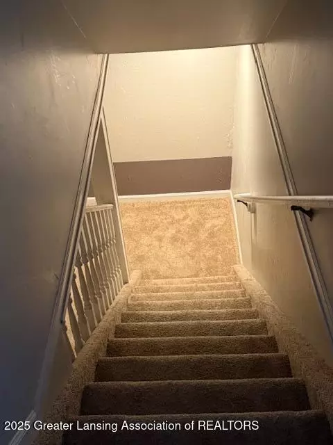 Entry Way - 6328 Beechfield Dr, Lansing, MI 48911 photo 2 of 2