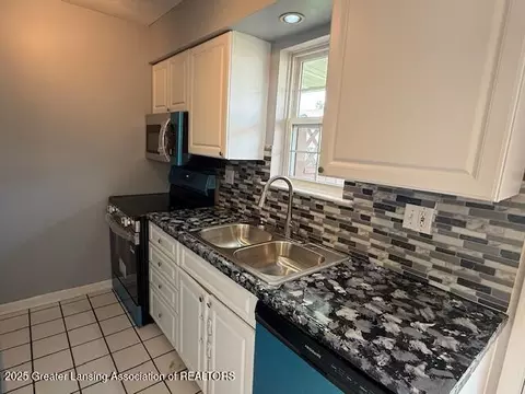 Kitchen - 6328 Beechfield Dr, Lansing, MI 48911 photo 3 of 3