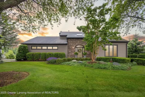 4925 Aspen Dr, Lansing, MI 48917