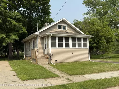 1555 Roosevelt Ave, Lansing, MI 48915