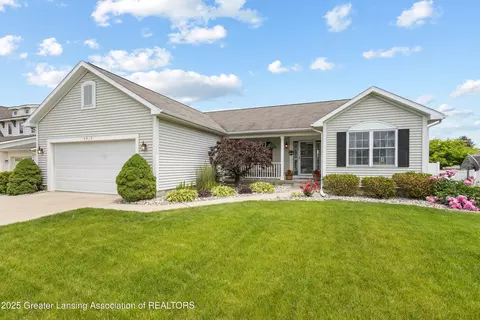 3913 Danbridge Dr, Lansing, MI 48906