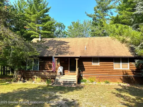 10886 SE Gillow Rd, Fife Lake, MI 49633