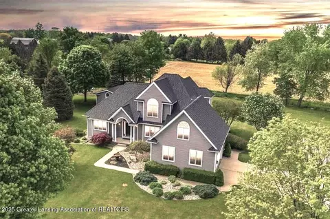 169 Mapleview Dr, Charlotte, MI 48813