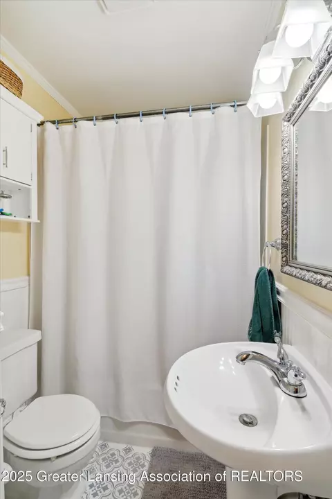 6244 Daft St, Lansing, MI 48911 photo 21