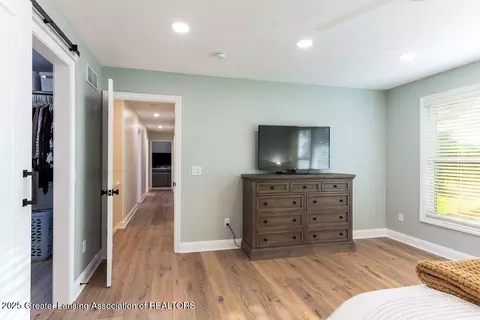 Entry Way - 5871 Green Rd, Haslett, MI 48840 photo 5 of 6
