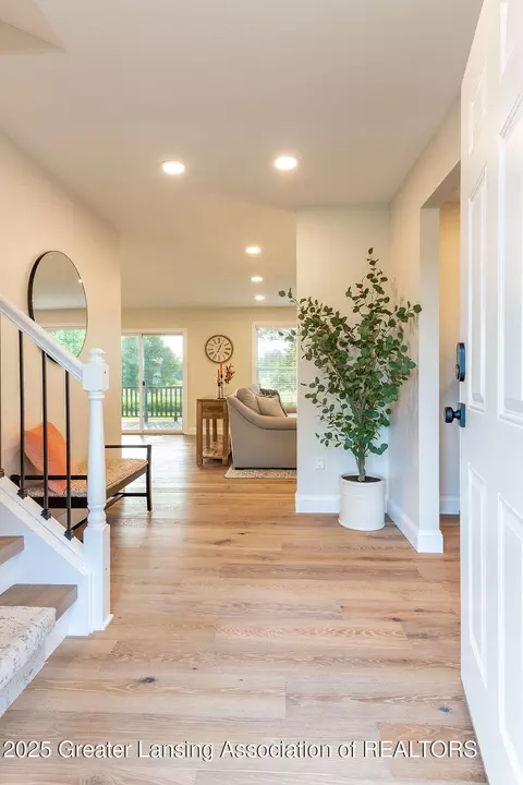 Entry Way - 5871 Green Rd, Haslett, MI 48840 photo 3 of 6
