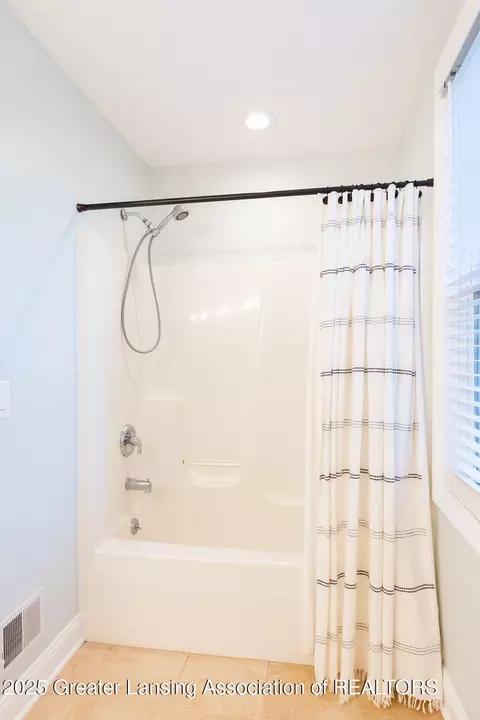 Bath - 5871 Green Rd, Haslett, MI 48840 photo 8 of 8