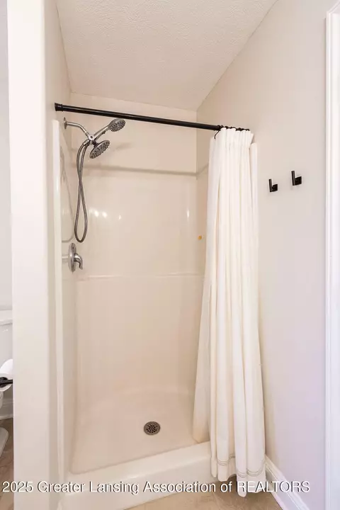 Bath - 5871 Green Rd, Haslett, MI 48840 photo 4 of 8
