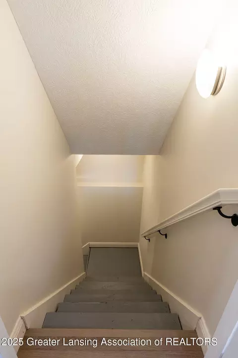 Entry Way - 5871 Green Rd, Haslett, MI 48840 photo 6 of 6