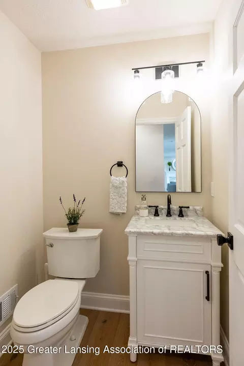 Bath - 5871 Green Rd, Haslett, MI 48840 photo 1 of 8