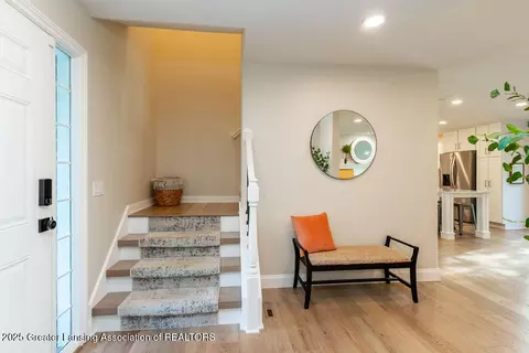 Entry Way - 5871 Green Rd, Haslett, MI 48840 photo 2 of 6