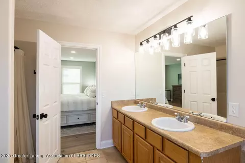 Bath - 5871 Green Rd, Haslett, MI 48840 photo 5 of 8