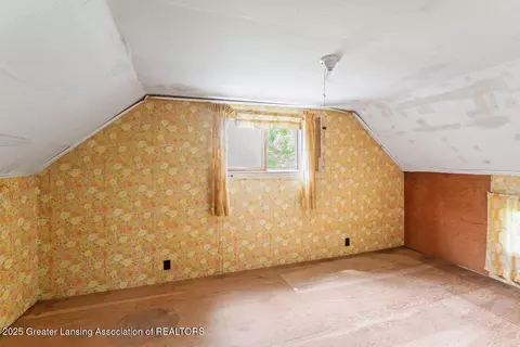 Bedroom - 2437 E Winegar Rd, Morrice, MI 48857 photo 2 of 4