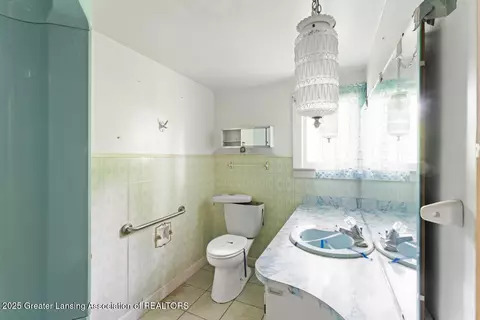 Bath - 2437 E Winegar Rd, Morrice, MI 48857 photo 2 of 2