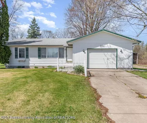 2001 Rockwell Dr, Midland, MI 48642