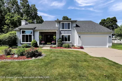 5925 Cabrena Dr, Lansing, MI 48917