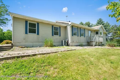 1313 W Alward Rd, Dewitt, MI 48820 photo 2