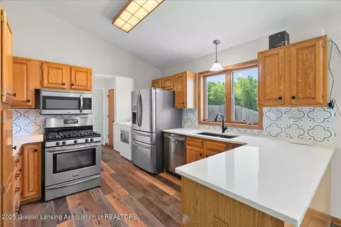 1313 W Alward Rd, Dewitt, MI 48820 photo 12