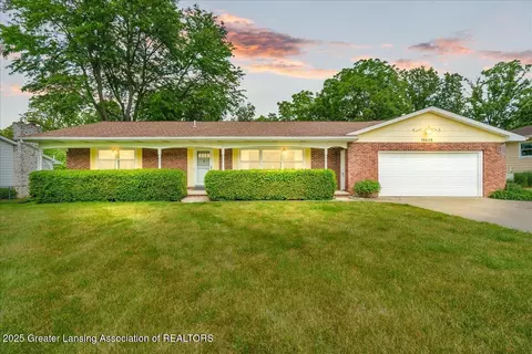 10648 Bobsyl Ln, Grand Ledge, MI 48837