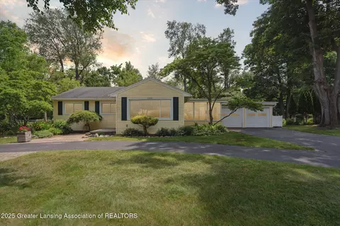 2391 Shawnee Trl, Okemos, MI 48864