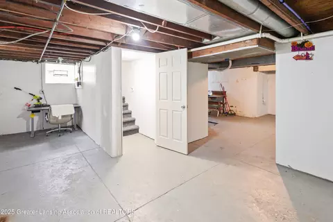 Entry Way - 2335 Harding Ave, Lansing, MI 48910 photo 9 of 9