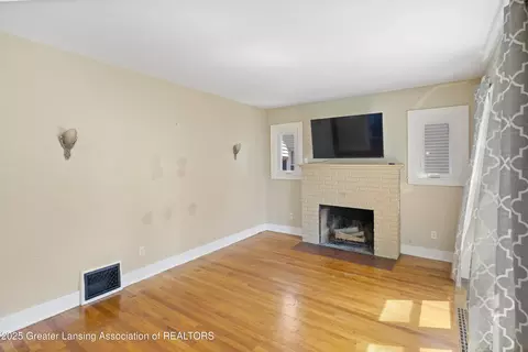 Living - 2335 Harding Ave, Lansing, MI 48910 photo 1 of 5