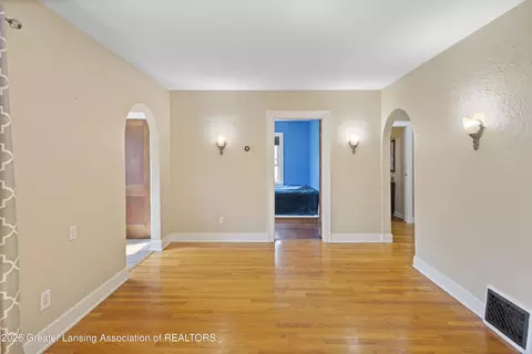 Living - 2335 Harding Ave, Lansing, MI 48910 photo 3 of 5
