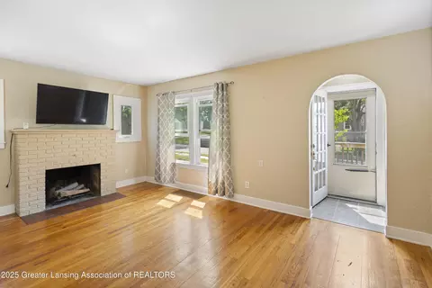 Living - 2335 Harding Ave, Lansing, MI 48910 photo 5 of 5