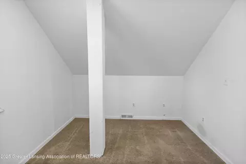Bedroom - 2335 Harding Ave, Lansing, MI 48910 photo 4 of 4