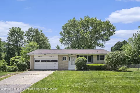 3739 Ridgefield Rd, Lansing, MI 48906