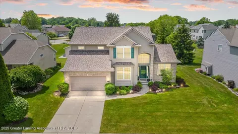 10889 Pointe West Blvd, Grand Ledge, MI 48837