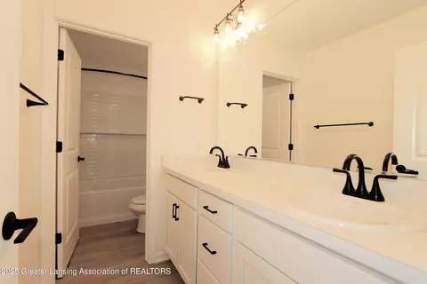 Bath - 612 Titanium Trl, Haslett, MI 48840 photo 3 of 3
