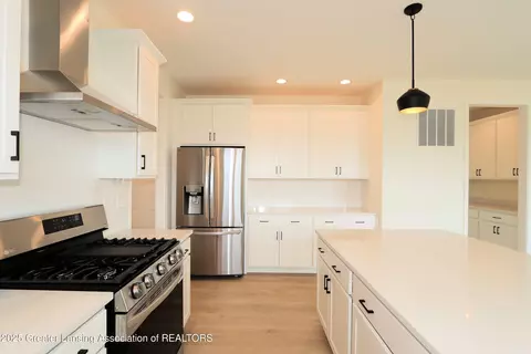 Kitchen - 612 Titanium Trl, Haslett, MI 48840 photo 2 of 3