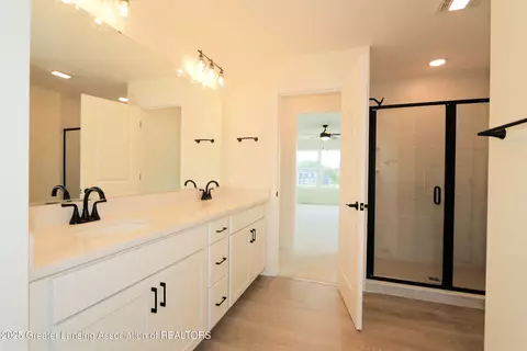 Bath - 612 Titanium Trl, Haslett, MI 48840 photo 1 of 3