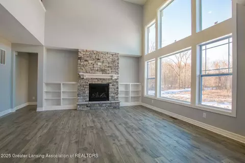 616 Magenta Ct, Haslett, MI 48840 photo 3