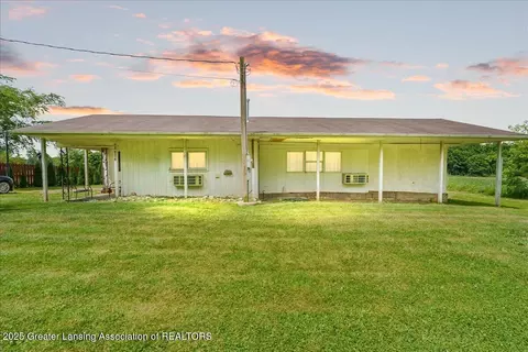 2243 Hubbard Rd, Charlotte, MI 48813