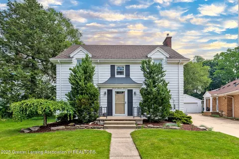 544 Collingwood Dr, East Lansing, MI 48823