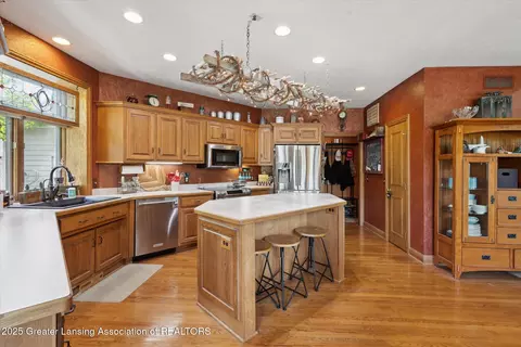 502 W Spring Meadows Ln, Dewitt, MI 48820 photo 9
