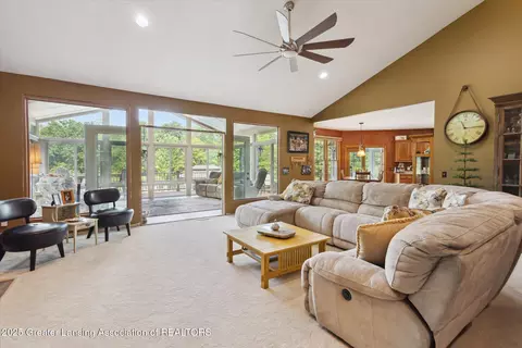 502 W Spring Meadows Ln, Dewitt, MI 48820 photo 6