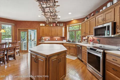 502 W Spring Meadows Ln, Dewitt, MI 48820 photo 11