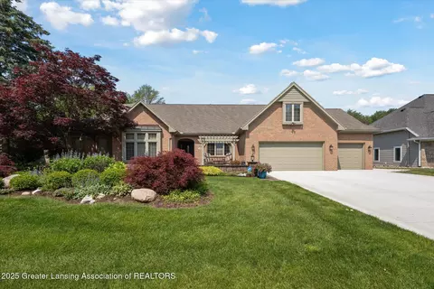 502 W Spring Meadows Ln, Dewitt, MI 48820 photo 4
