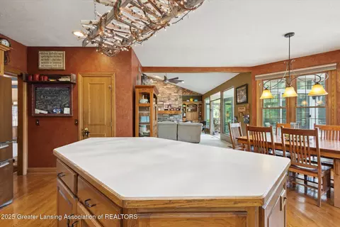 502 W Spring Meadows Ln, Dewitt, MI 48820 photo 14